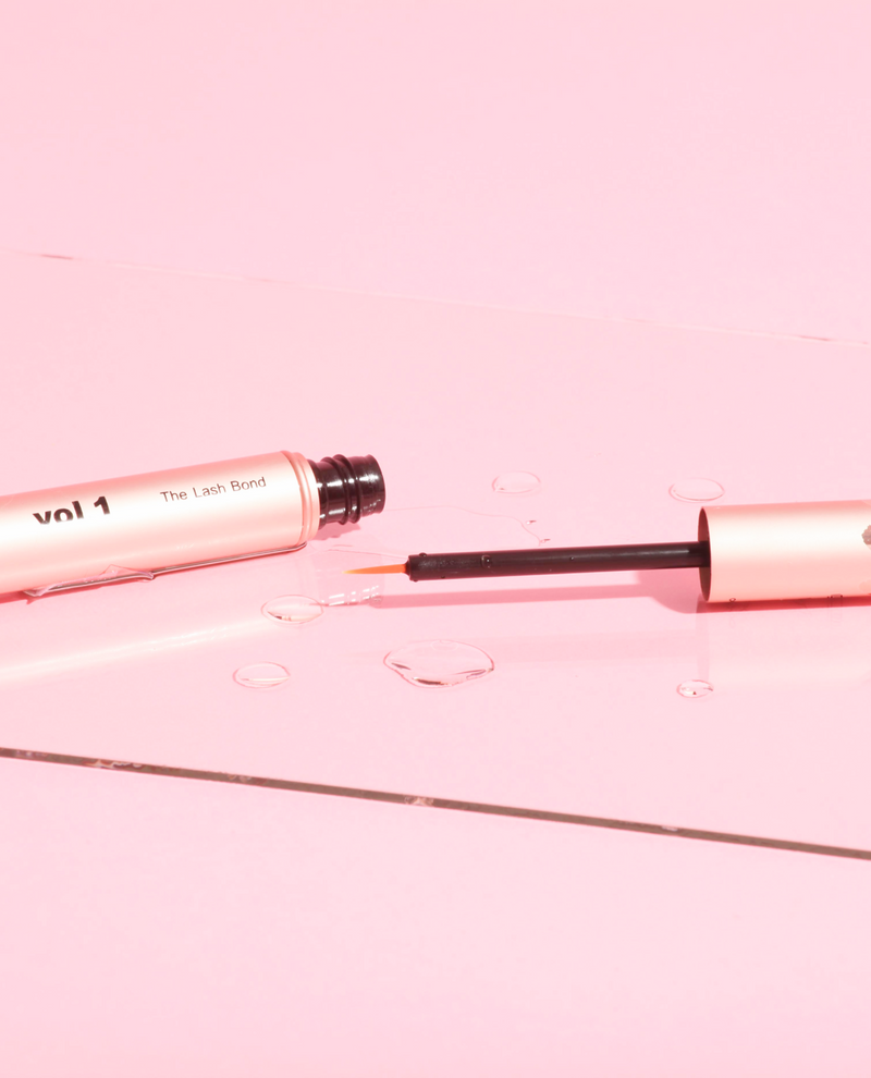 Lash Bond é a maneira saudável de obter os cílios longos e curvos que você sempre desejou.